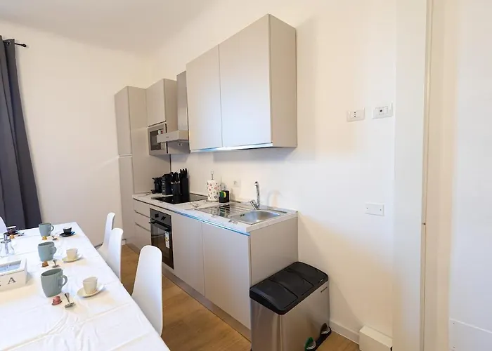 Modern 2br 2ba Metro Access 12min Duomo Сasa de vacaciones *