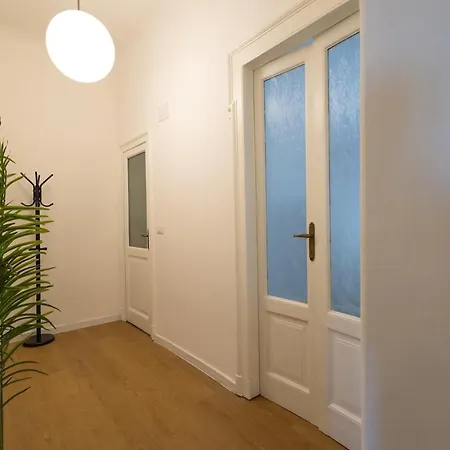 別荘 Modern 2br 2ba Metro Access 12min Duomo *