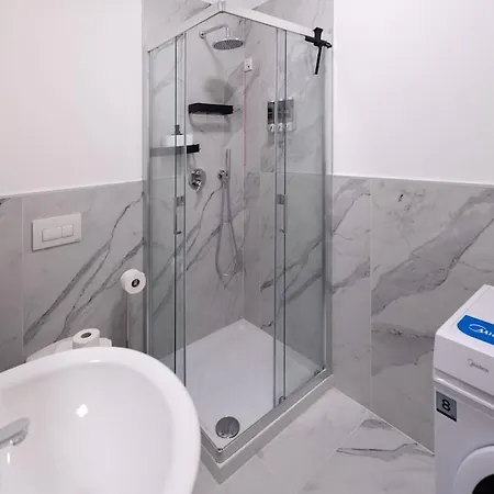 Vakantiehuis Modern 2br 2ba Metro Access 12min Duomo *
